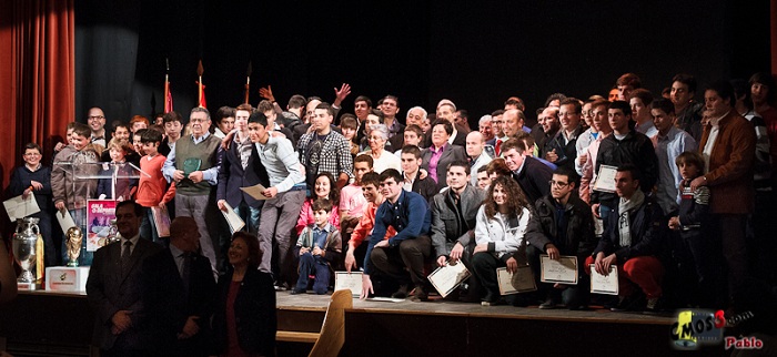 Foto de Familia con todos los premiados de la noche.